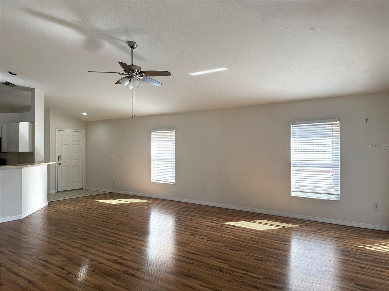 6518 Bridgecrest Dr - Photo 3 of 26