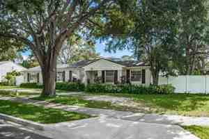 featured image of 4122 W Empedrado St