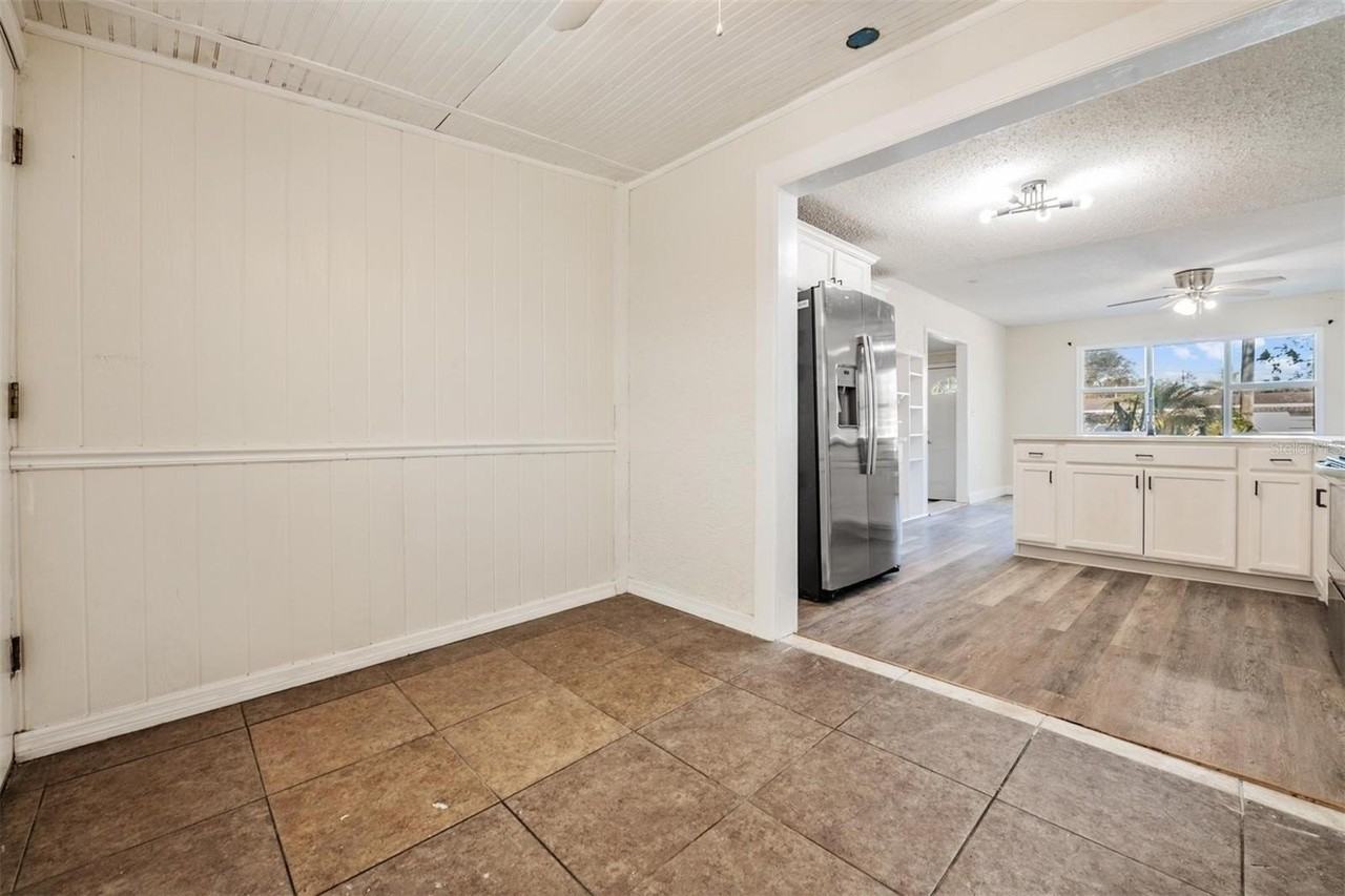 2220 W Ohio Ave - Photo 7 of 20