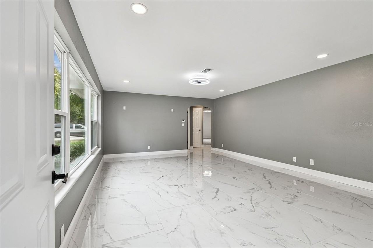 6016 Arthur Ave - Photo 4 of 33