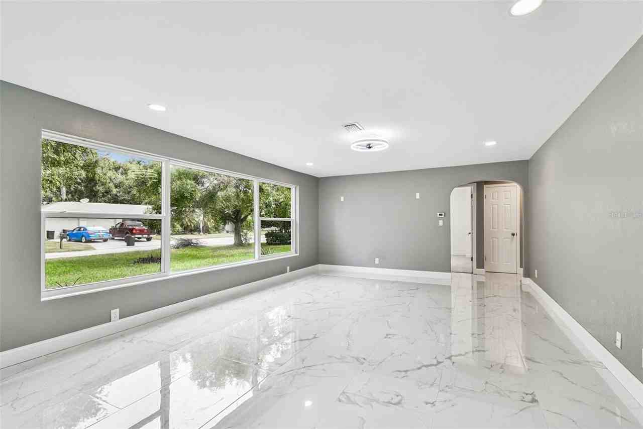 6016 Arthur Ave - Photo 5 of 33