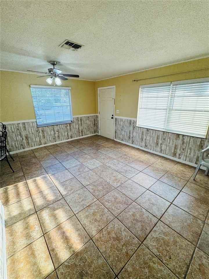 1306 Golconda Rd - Photo 4 of 10