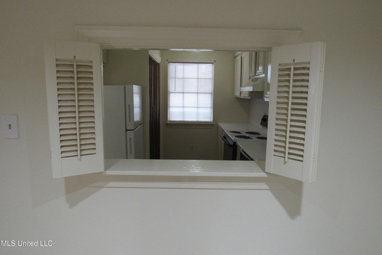 910 Pinehurst Pl Apt A3 - Photo 5 of 20