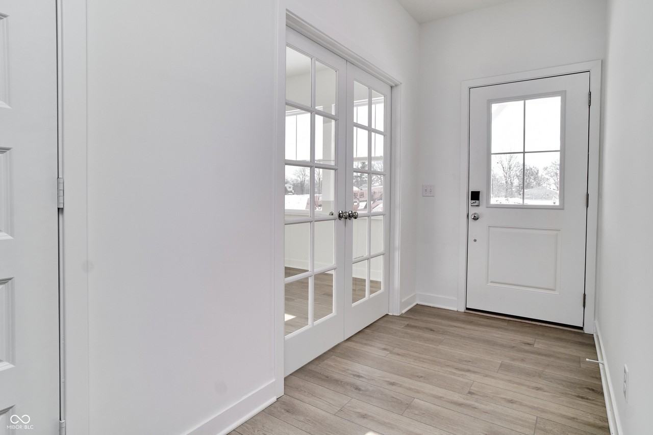 411 W Michigan St - Photo 4 of 50