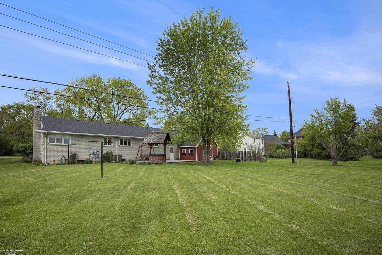 3162 Mcclure Dr - Photo 2 of 12