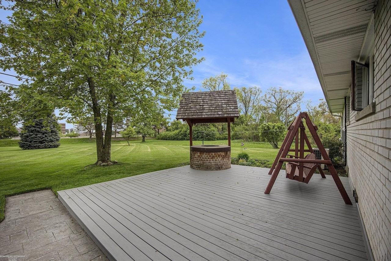 3162 Mcclure Dr - Photo 3 of 12