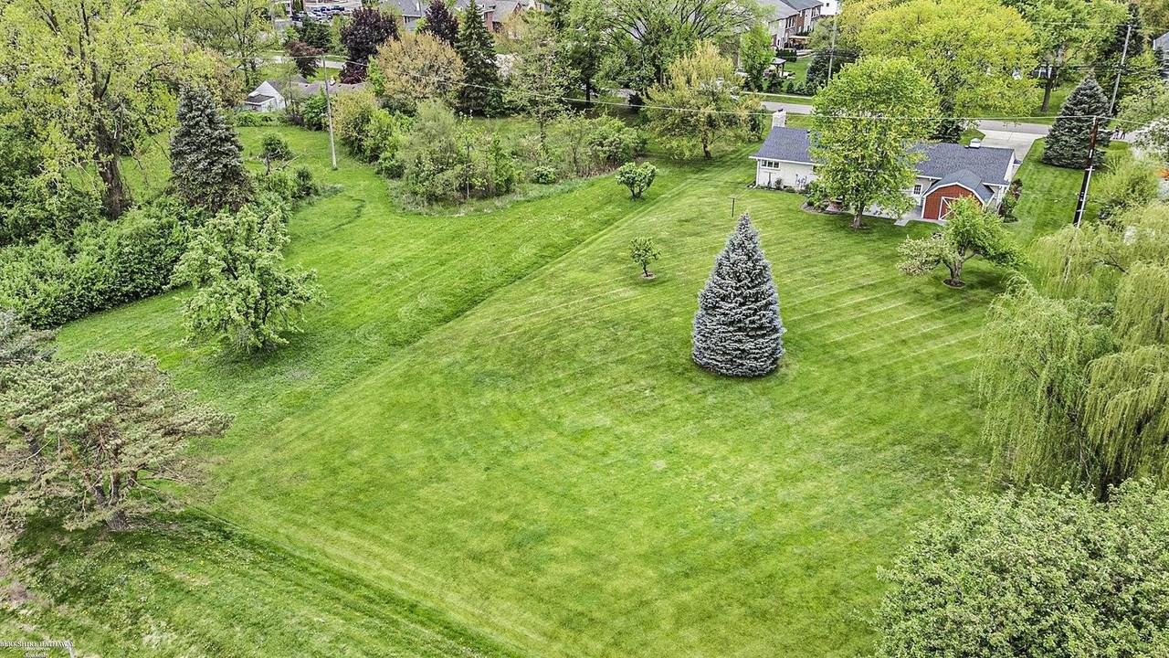 3162 Mcclure Dr - Photo 4 of 12