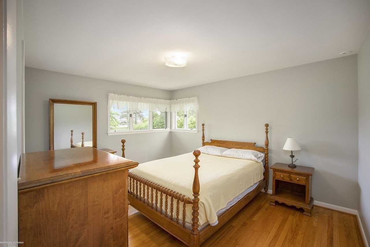 3162 Mcclure Dr - Photo 7 of 12