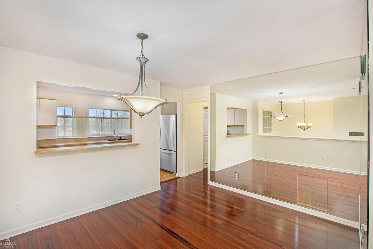 16832 Kensington Dr - Photo 3 of 22