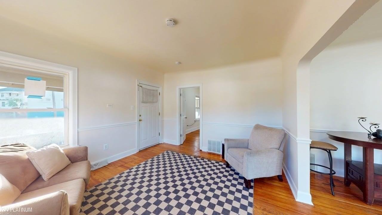 190 Euclid St - Photo 5 of 31