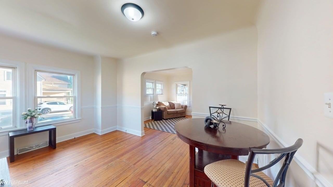 190 Euclid St - Photo 7 of 31