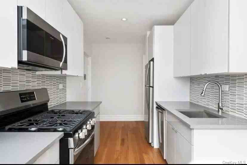 4160 Bowne St Unit 1d #1D - Photo 3 of 8