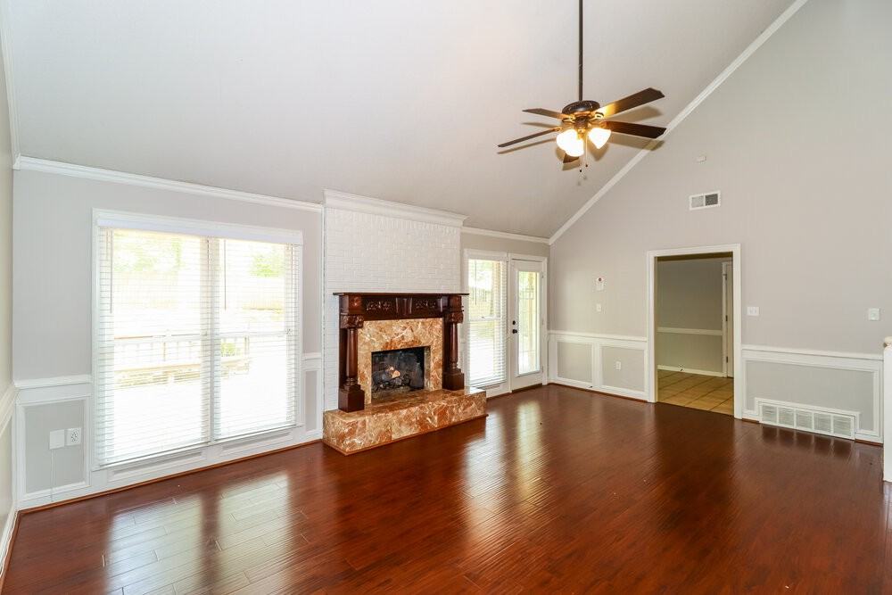 472 Sanga Cir E - Photo 6 of 17