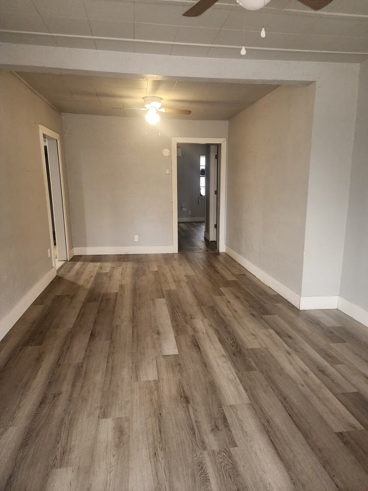 111 W Locust Ave #1 - Photo 2 of 7