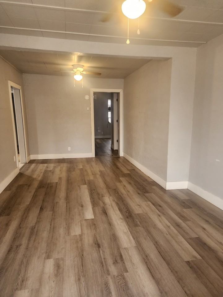 111 W Locust Ave #1 - Photo 3 of 7