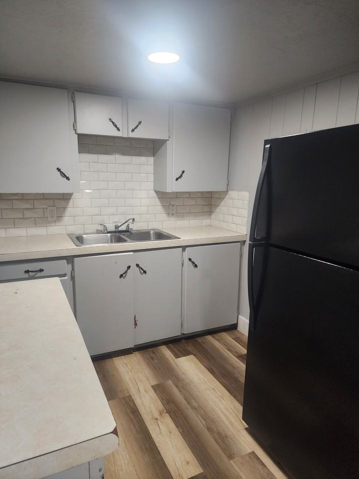 111 W Locust Ave #1 - Photo 4 of 7