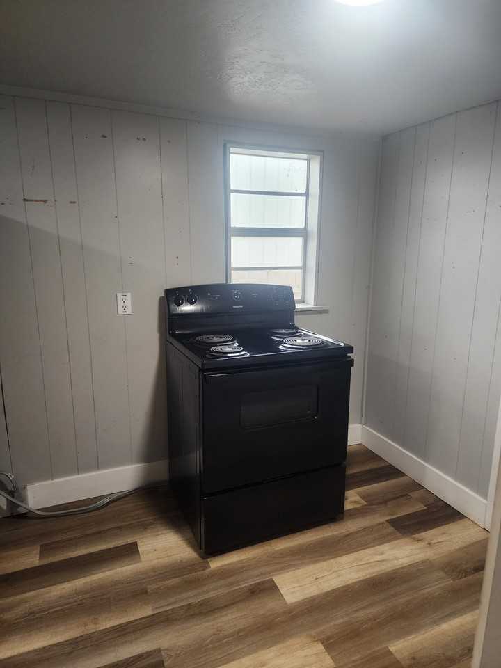 111 W Locust Ave #1 - Photo 5 of 7