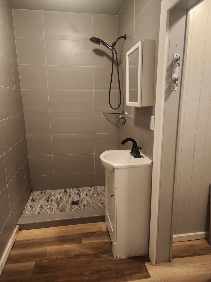 111 W Locust Ave #1 - Photo 6 of 7