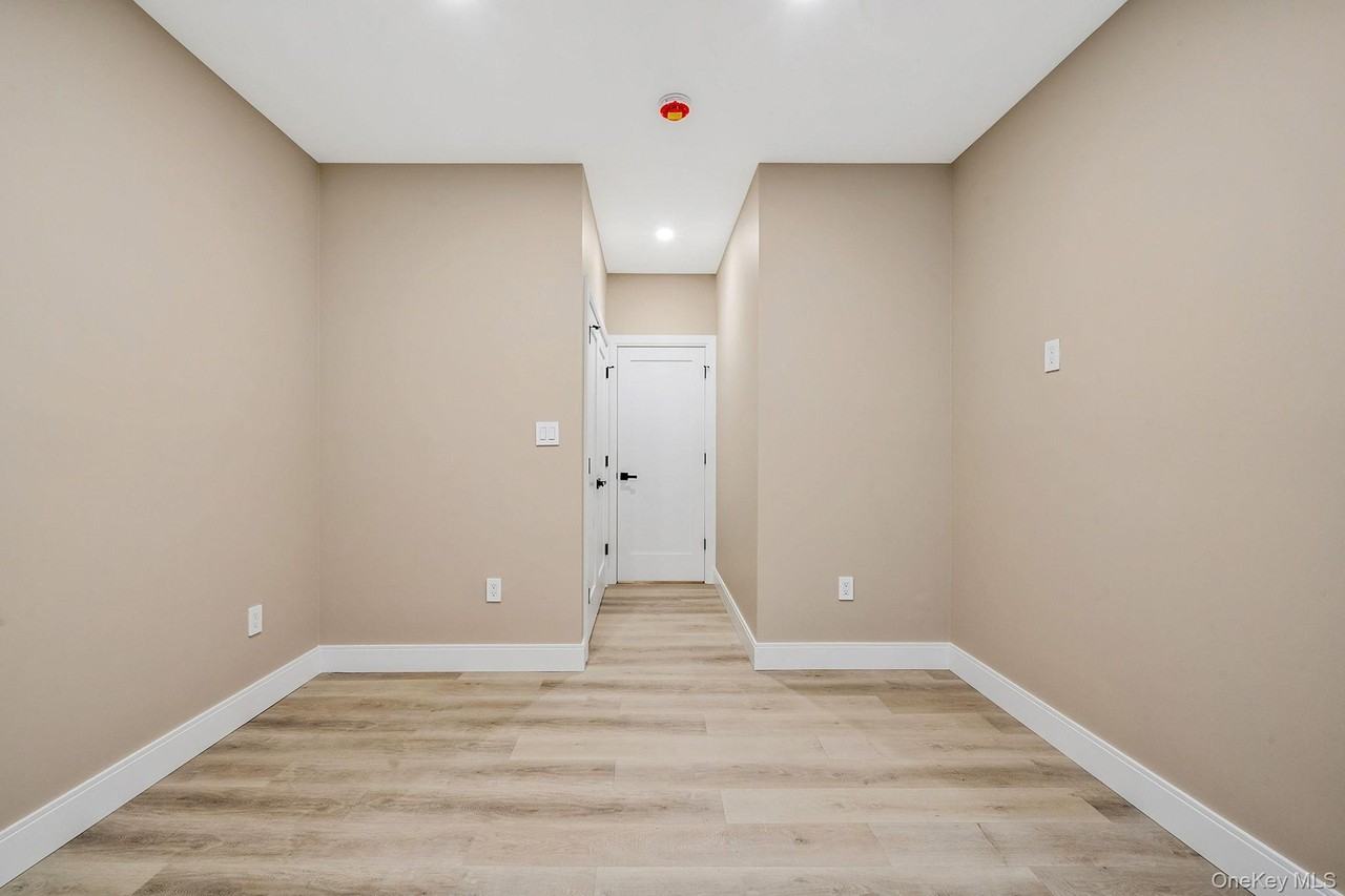 24 Skillman St - Photo 6 of 7