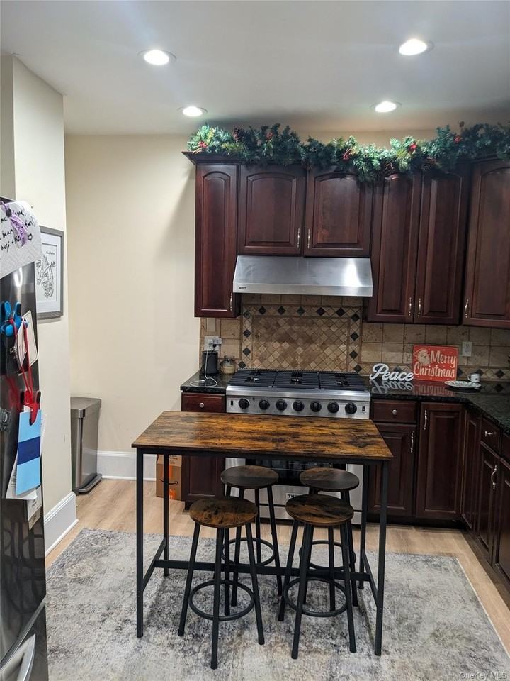 71 Longview Ave - Photo 2 of 18