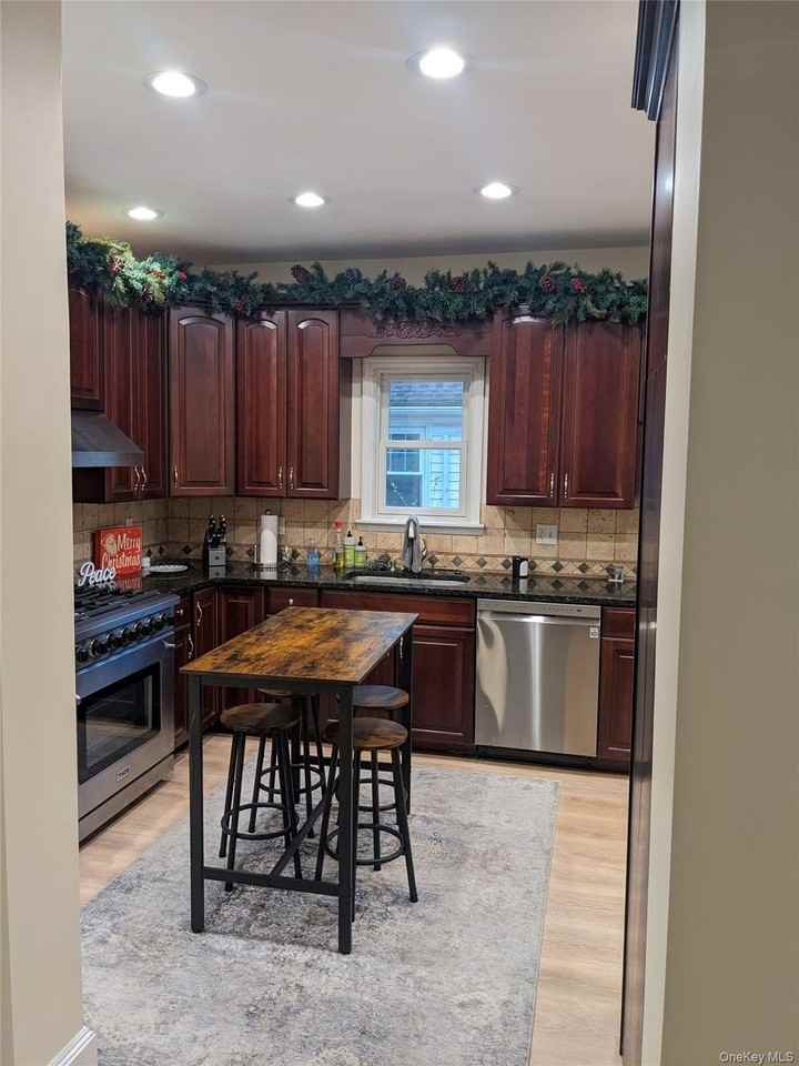 71 Longview Ave - Photo 3 of 18