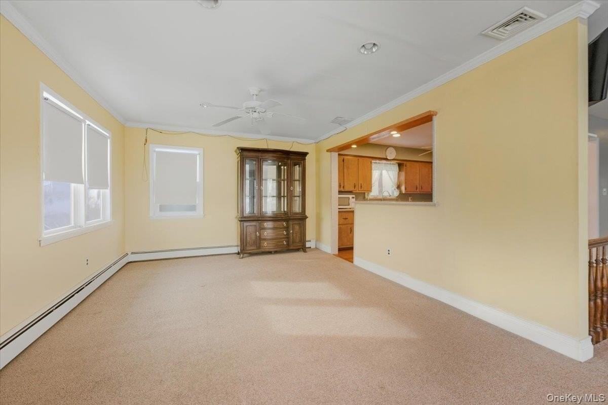 401 W Walnut Street unit: Upper - Photo 5 of 17