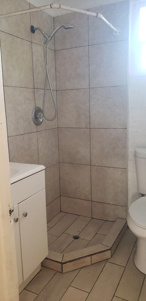 614 N Lemon St #1 - Photo 5 of 6