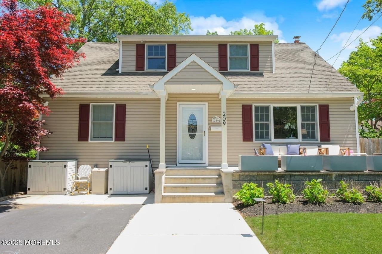 209 Woodcrest Rd - Photo 3 of 45