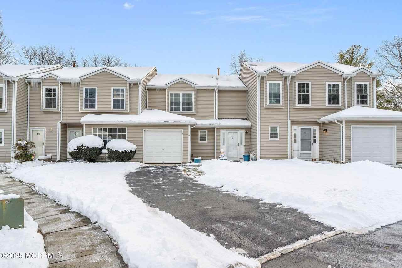 33 S Pointe Cir - Photo 2 of 30