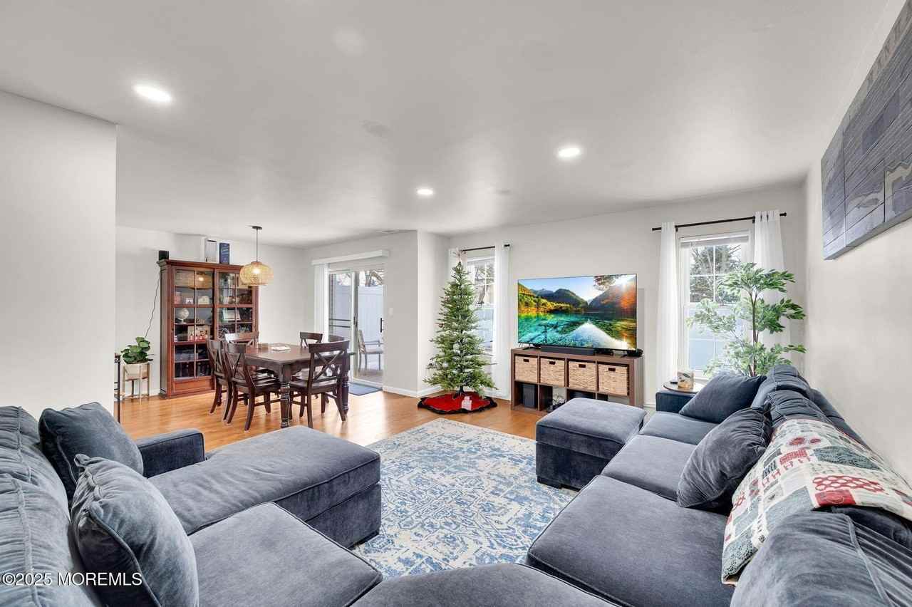 33 S Pointe Cir - Photo 6 of 30