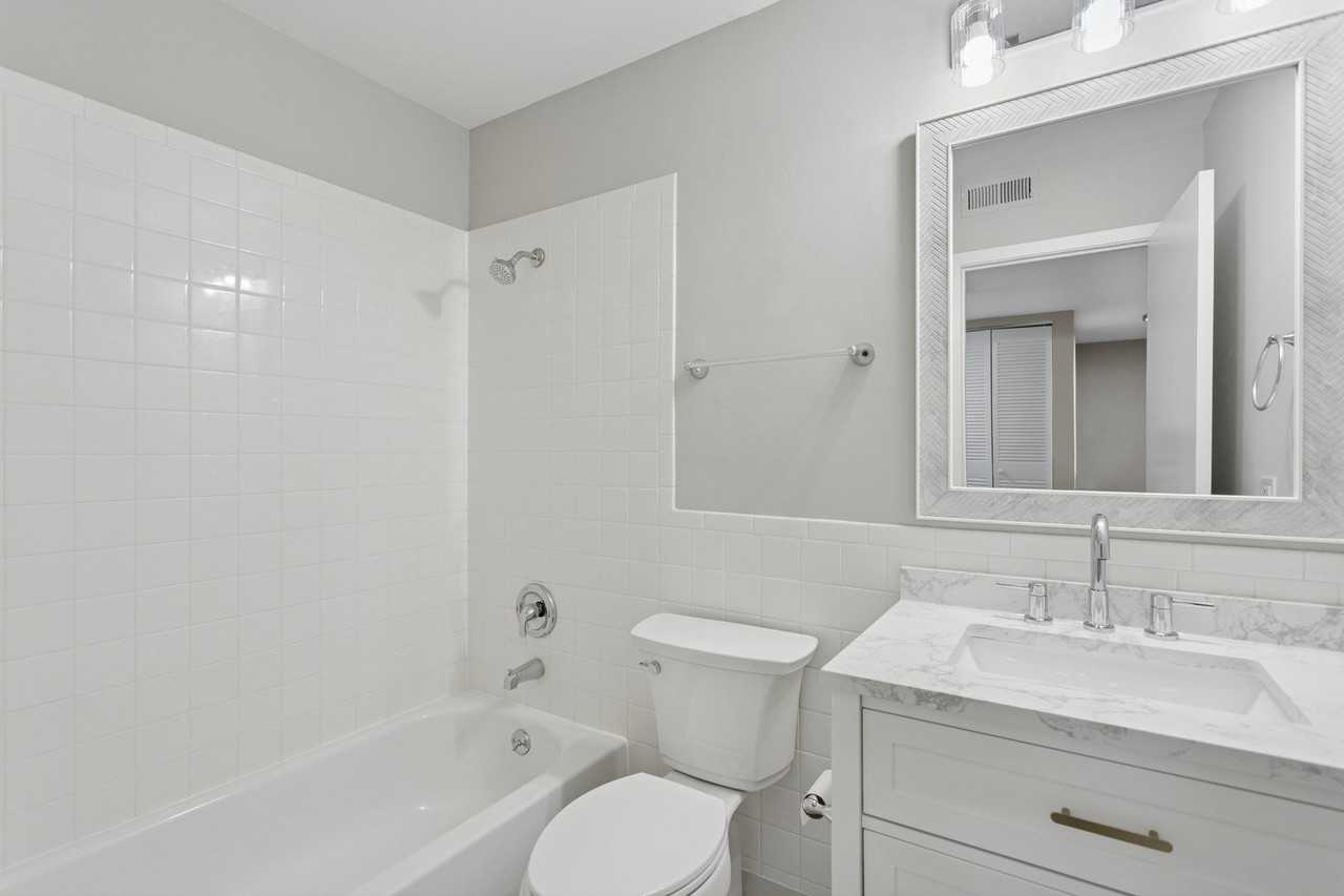 6185 Pinewood Ct #202 - Photo 5 of 20