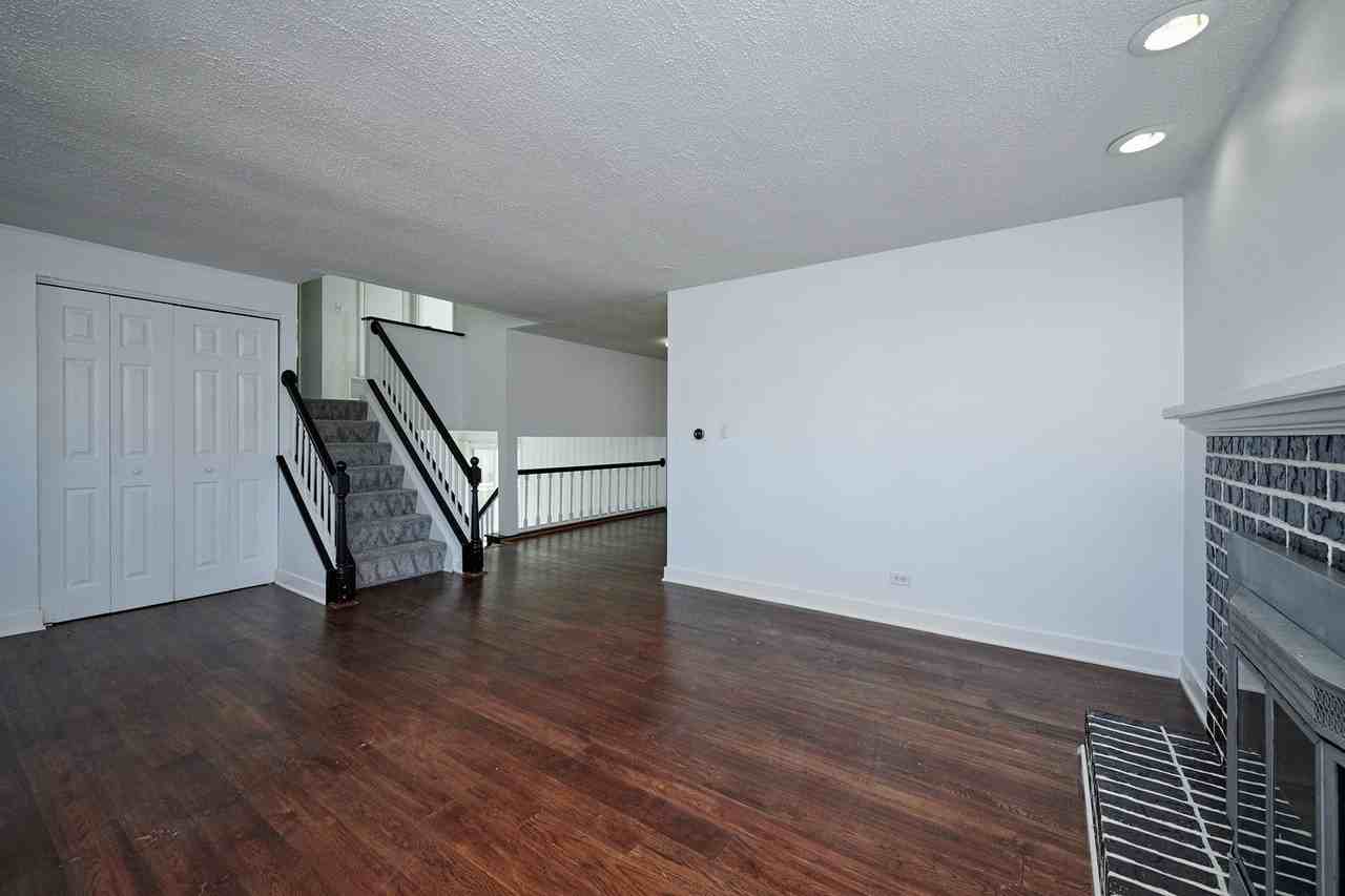 1613 Hartmann Dr - Photo 5 of 33