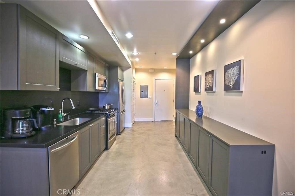 133 S Los Robles Ave #405 - Photo 4 of 18