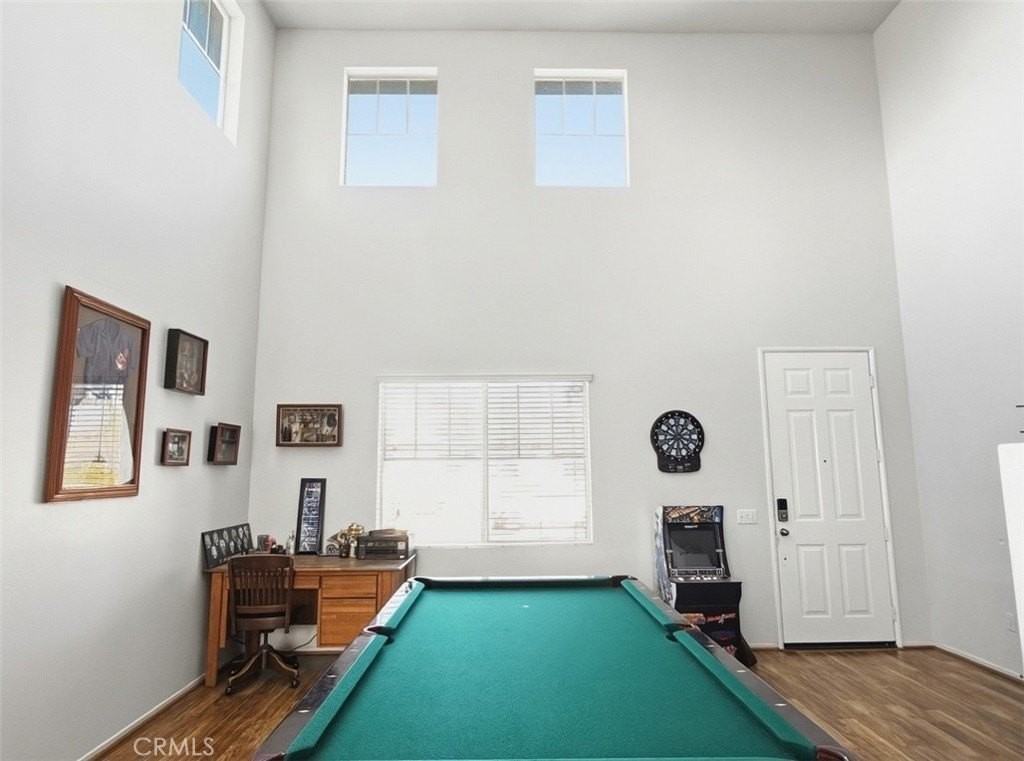 697 Calumet Ave - Photo 5 of 23