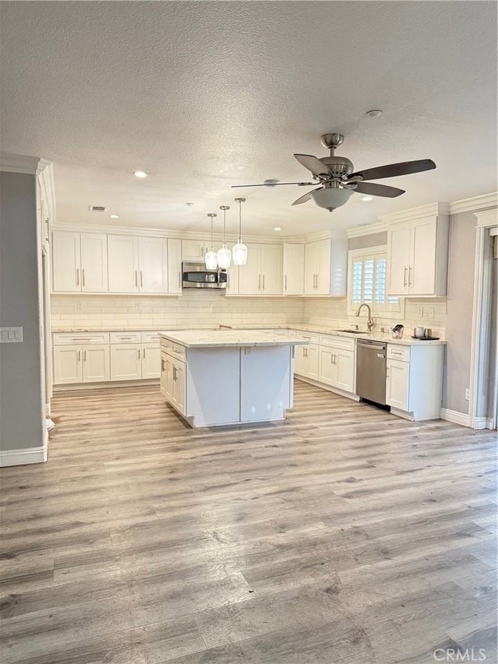 15467 Spruce Tree Way - Photo 3 of 4