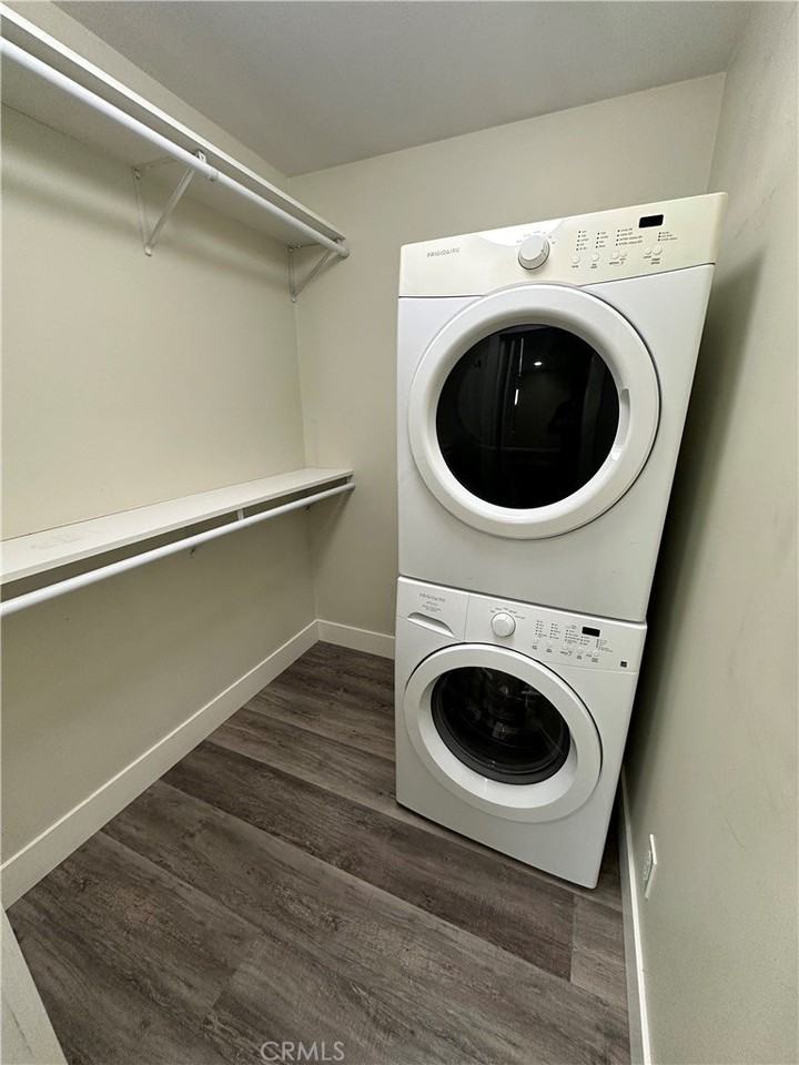 2155 Summit Ave - Photo 6 of 7