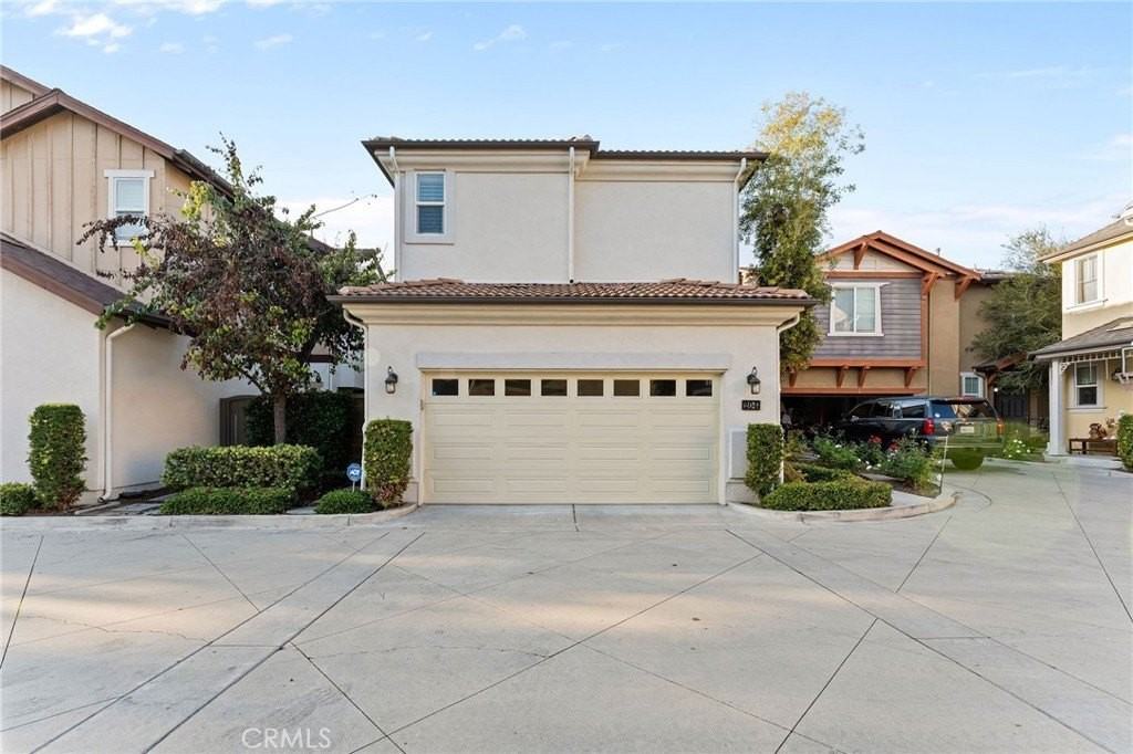 204 Windy Ln - Photo 2 of 36