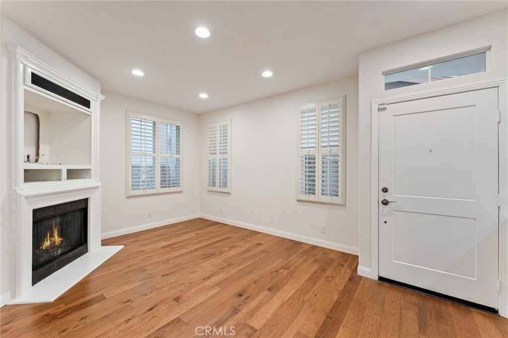 204 Windy Ln - Photo 3 of 36