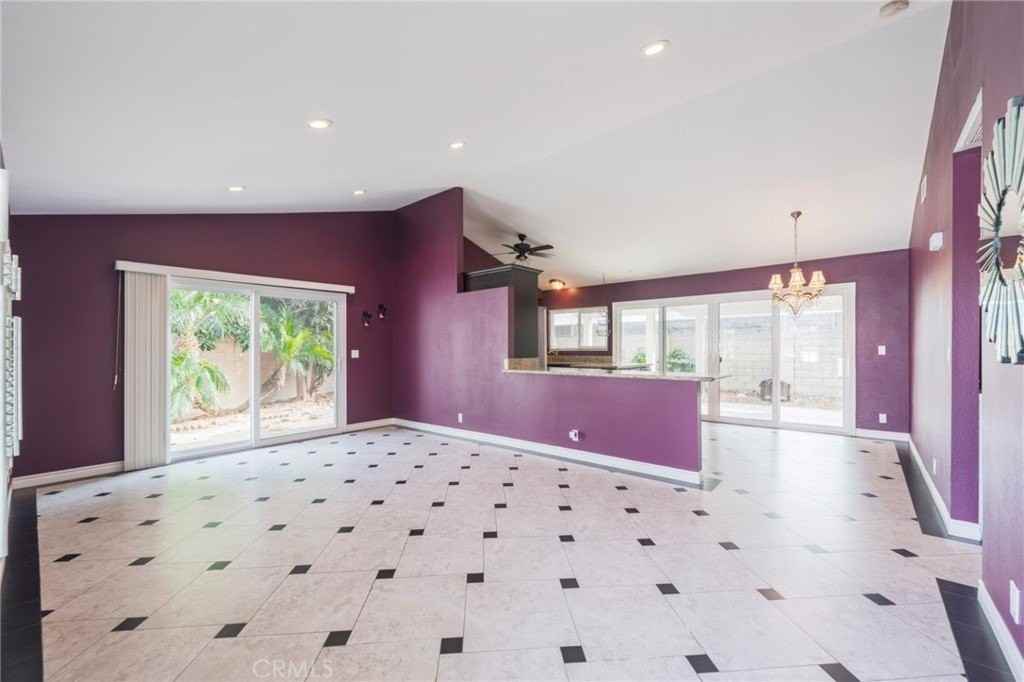 10092 Dana Dr - Photo 5 of 33