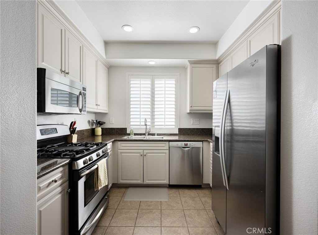 142 Pantheon - Photo 6 of 32