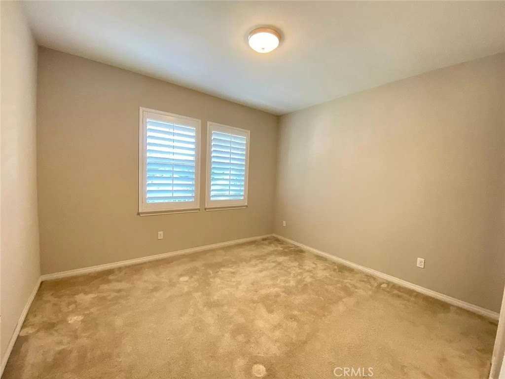 6430 Sheffield St - Photo 6 of 46