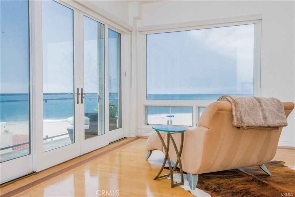 115 Waterview St - Photo 2 of 36