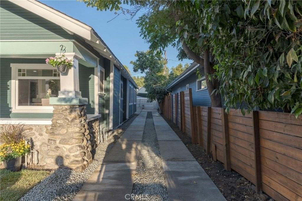 1322 N June St - Photo 3 of 16