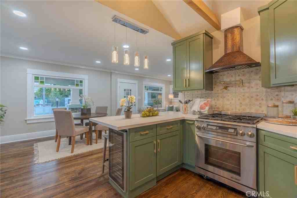 1322 N June St - Photo 5 of 16