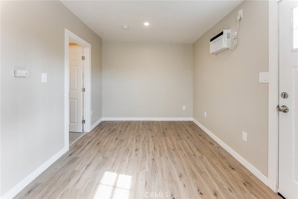 12008 Roscoe Blvd - Photo 7 of 14