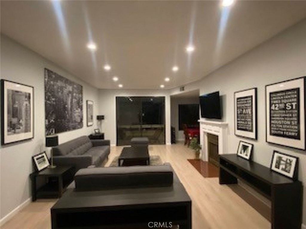 4430 Noble Ave #202 - Photo 2 of 36