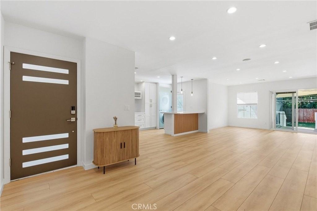 17546 Kittridge St - Photo 5 of 17