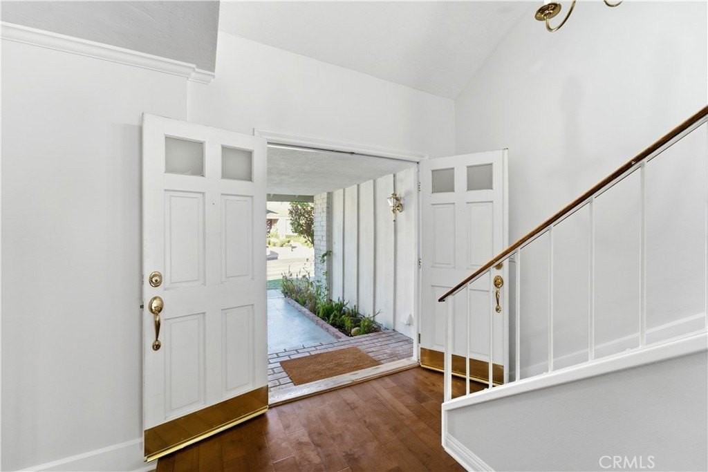 11344 Baird Ave - Photo 3 of 45