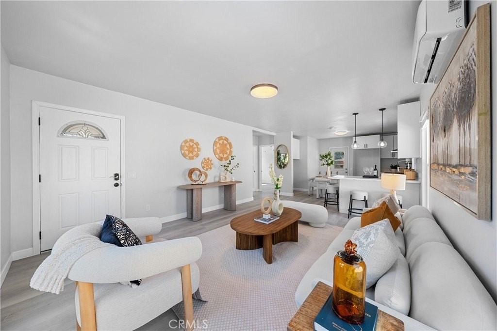 2461 Saint Pierre Ave - Photo 5 of 39