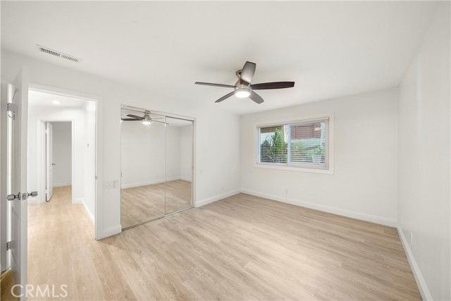 352 Y Pl #B - Photo 4 of 8